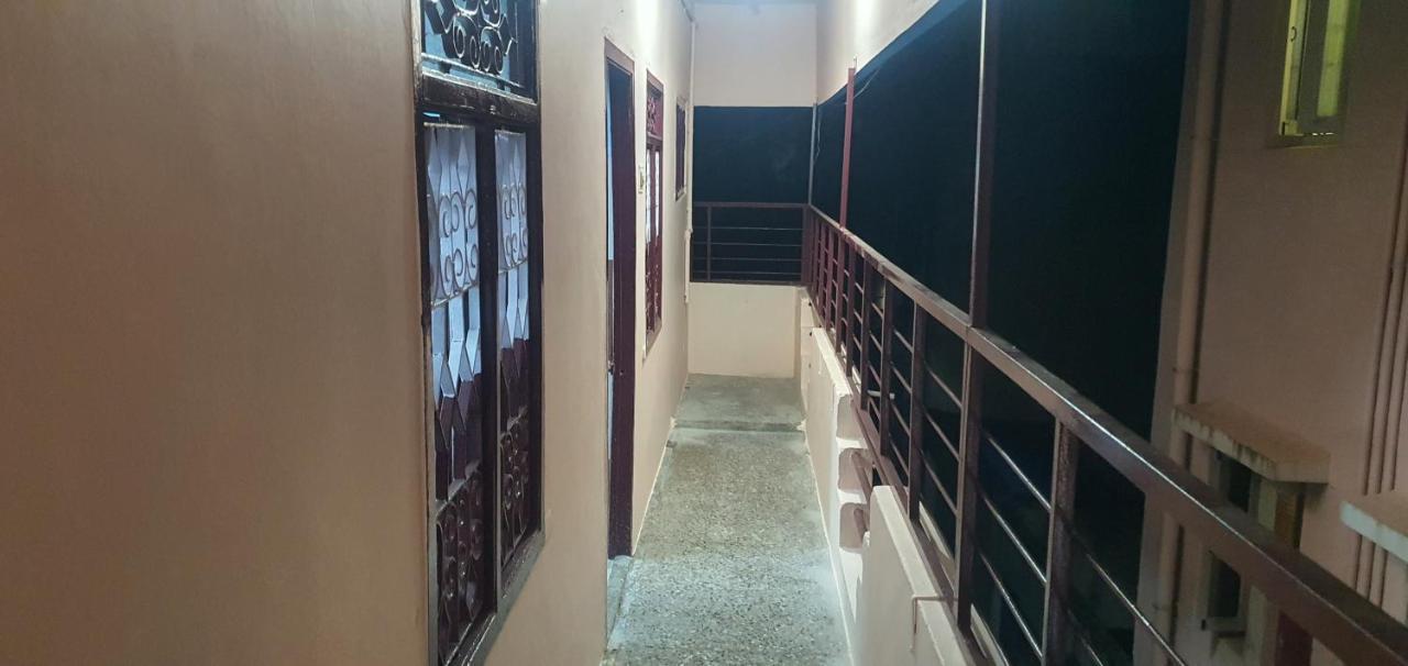 Apartment Hallima Service Non Ac Budget